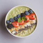 Anti-Inflammatory Matcha Oats & Berries Breakfast Bowl (2)