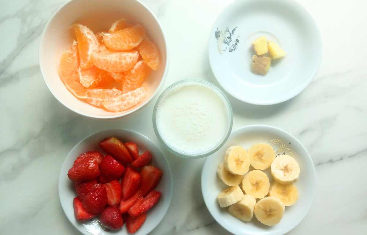 Healthy Tangerine Strawberry Banana Smoothie ingredients 