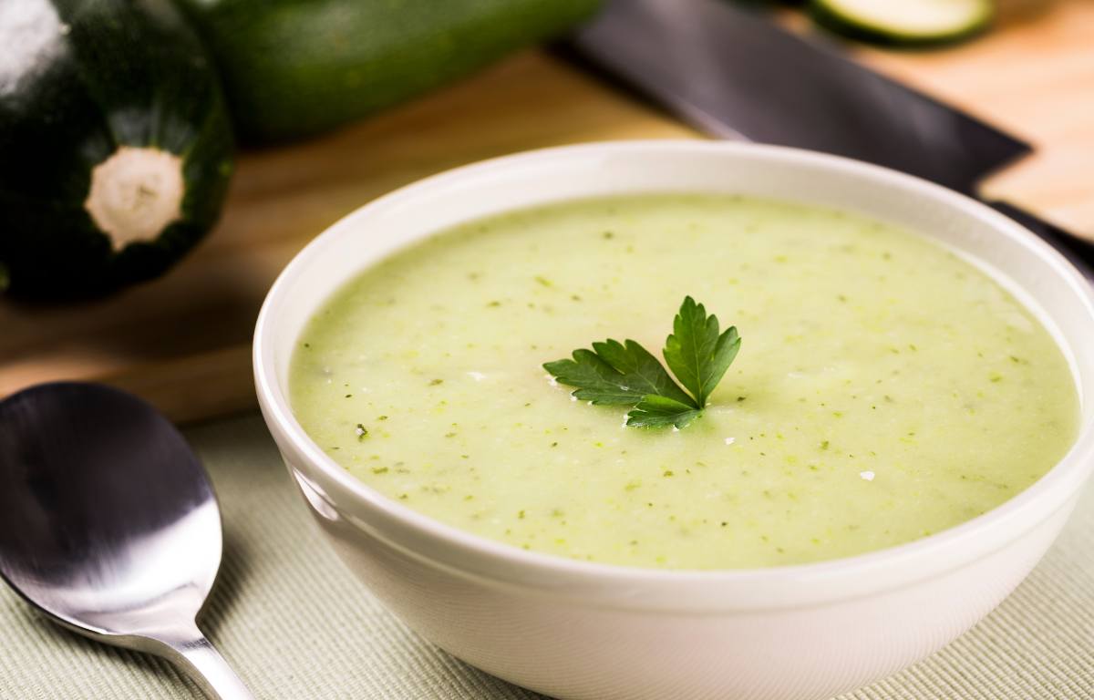 Healthy Cabbage And Zucchini Soup