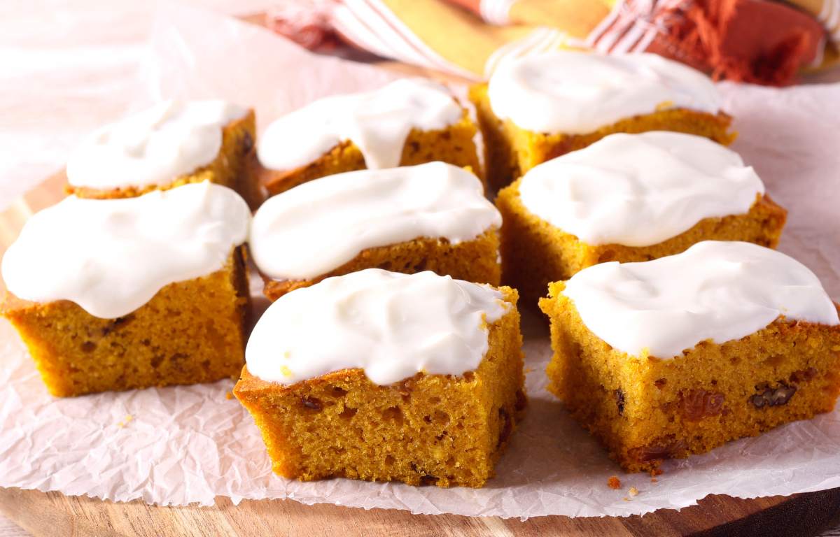 healthy pumpkin bars with cream cheese frosting