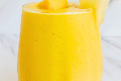Mango Pineapple Ginger Turmeric Smoothie
