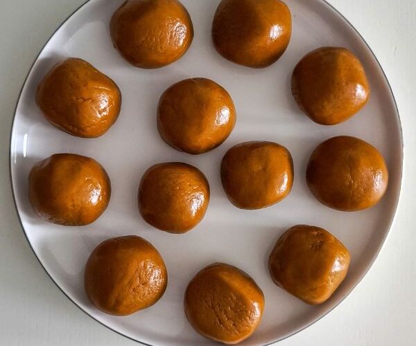 Healthy No Bake Pumpkin Balls
